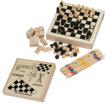 Spieleset in einer Holzbox mit Schach, Mikado, Dame, Domino mit Namensgravur