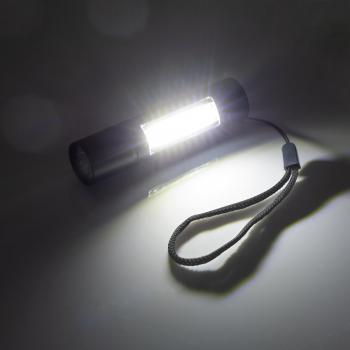 Taschenlampe mit Akku / mit seitlichen COB Licht / Farbe: schwarz