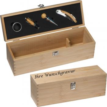 Weinbox aus Holz mit Gravur / mit Kellnermesser, Flaschenverschluss, Ausgießer