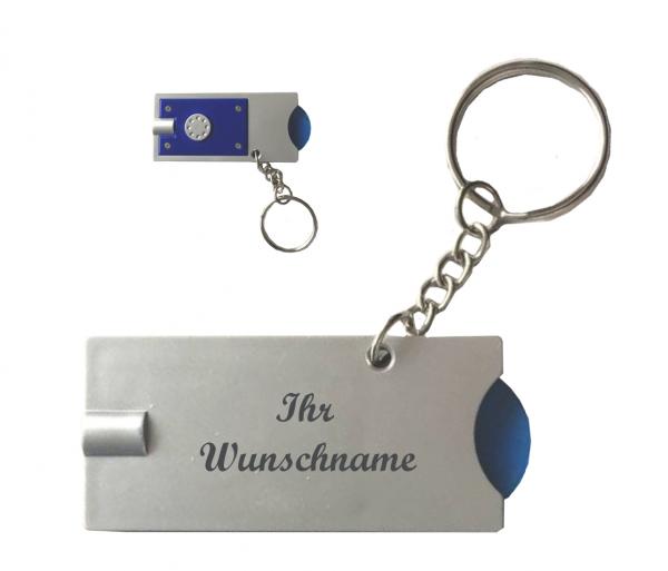 Schlüsselanhänger mit Namensgravur - mit Taschenlampe und Einkaufschip - blau