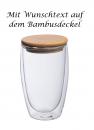 Doppelwandiges Glas mit Gravur / Füllvermögen: 500 ml / mit Bambusdeckel
