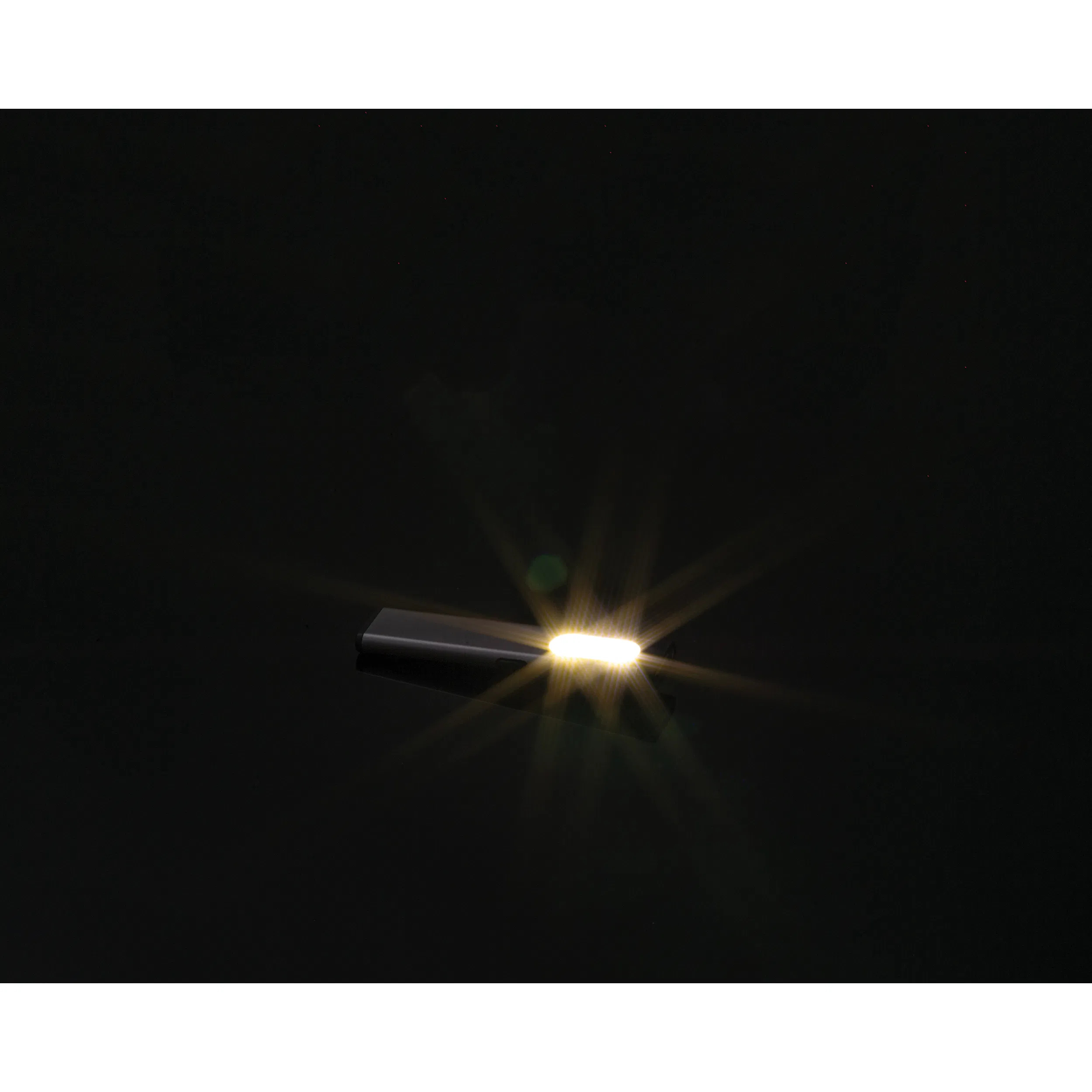 Akku Taschenlampe mit Gravur / Lichtquellen: 160 Lumen (seite) & 80 Lumen (vorn)