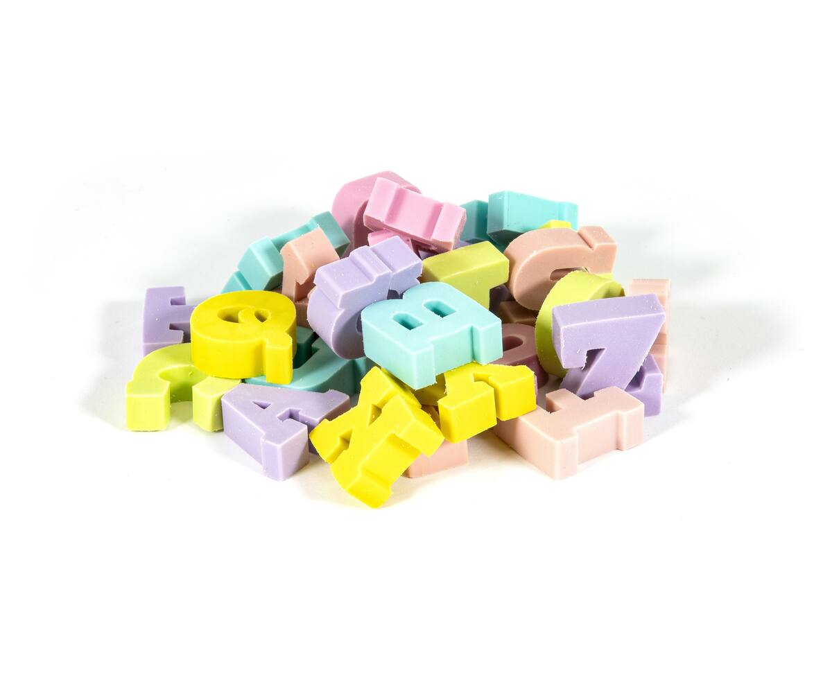 60x Radiergummi / mit Buchstaben, Zahlen und Rechenzeichen