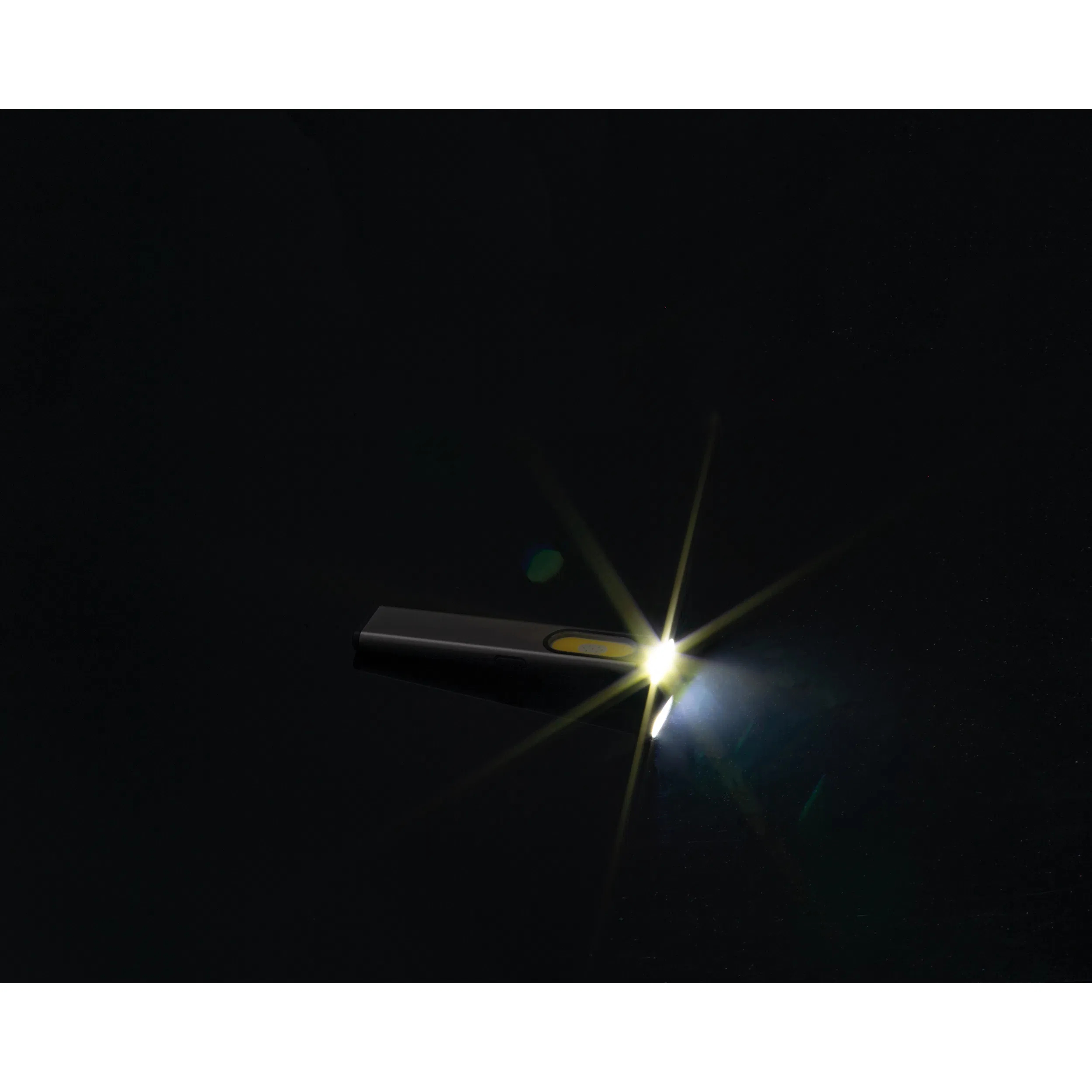 Akku Taschenlampe mit Gravur / Lichtquellen: 160 Lumen (seite) & 80 Lumen (vorn)